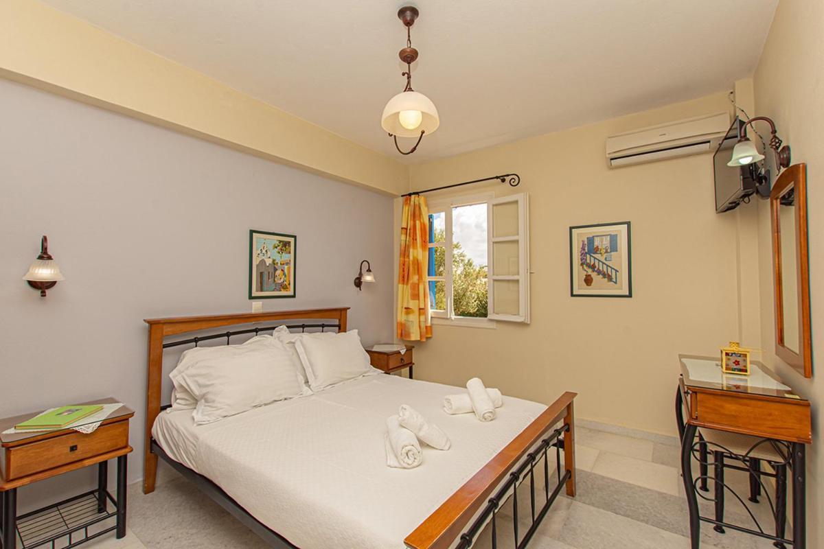 Maroussa Studios Agia Anna  외부 사진